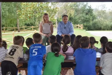  Piélagos atiende cada año a más de 2.000 niños y niñas a través de sus programas de conciliación y de ocio vacacional que suponen una inversión municipal de 350.000 euros