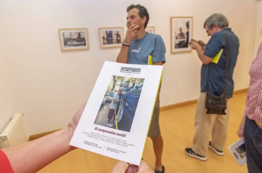 Noticias de Cantabria | El Cántabro |  ‘Radiografías de una ciudad’ ofrecerá el 27 de agosto una visita guiada con varios de los autores de la exposición