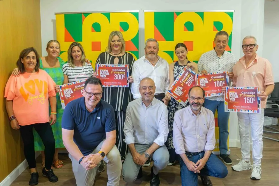 Noticias de Cantabria | El Cántabro | Peluquería Pedro Collantes gana el I Concurso de Escaparates de La Patrona