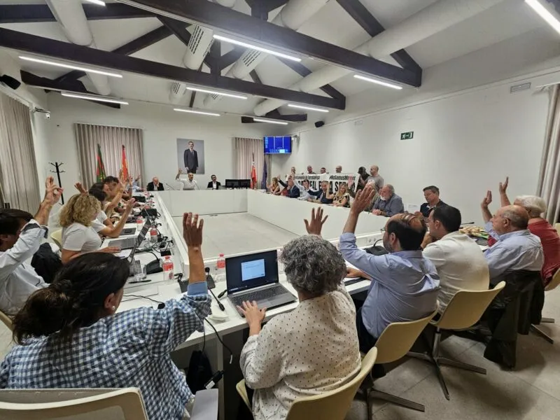 Noticias de Cantabria | El Cántabro | El Pleno aprueba la modificación presupuestaria que permitirá renovar las pistas de atletismo del Óscar Freire y la iluminación de El Malecón