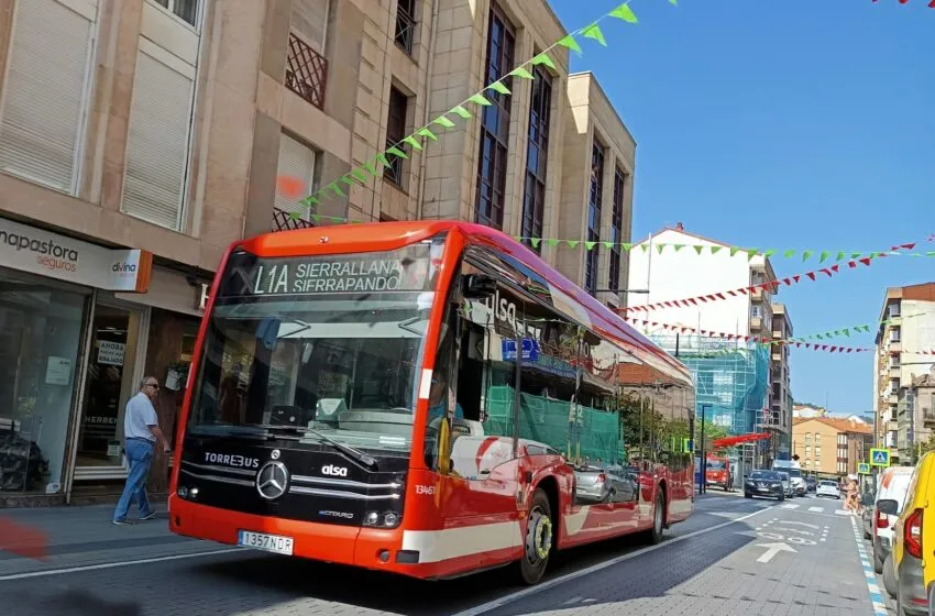 El Torrebus mejora desde hoy la conexión con Viérnoles y con el Hospital de Sierrallana