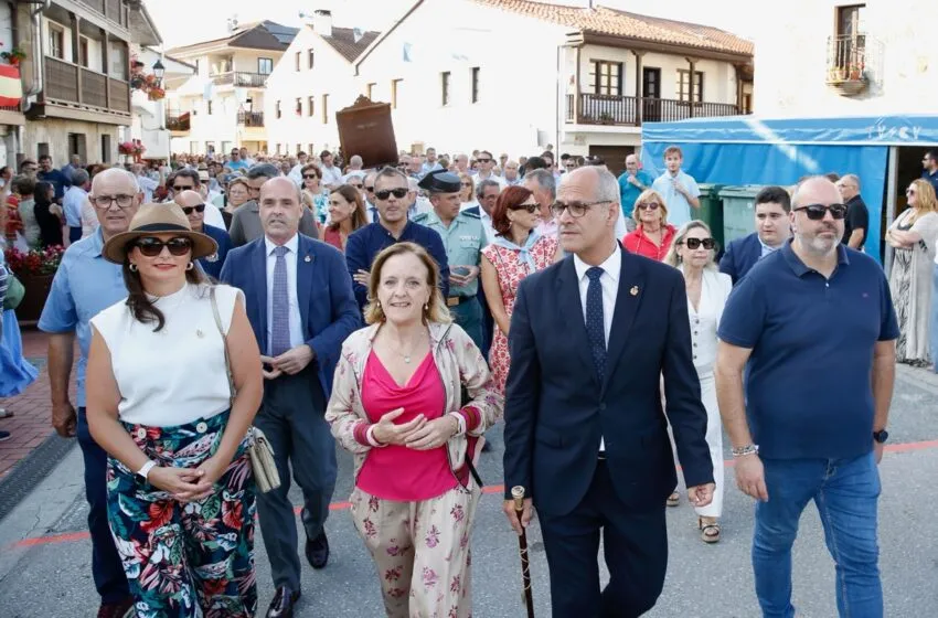  Urrutia destaca la importancia de conservar las tradiciones como parte fundamental del patrimonio cultural de Cantabria