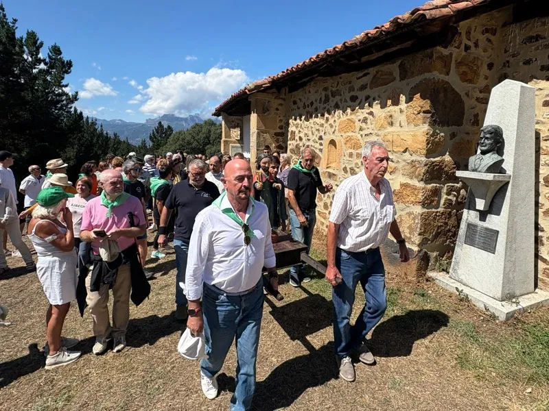 El consejero de Salud durante su participación en la festividad de San Tirso (Foto: Nacho Romero)