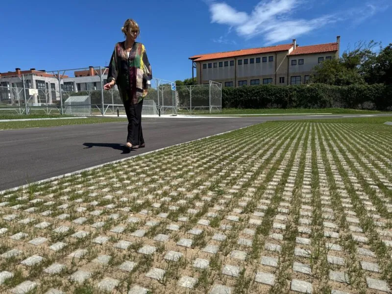 Noticias de Cantabria | El Cántabro | El nuevo aparcamiento verde de San Juan de la Canal ya está en funcionamiento