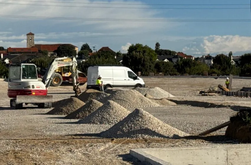 Las obras de construcción de la pista de atletismo avanzan a buen ritmo