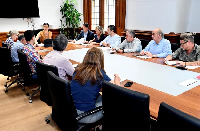 Santander moviliza 8,4 millones para instalaciones deportivas, vivienda asequible y reforzar el TUS