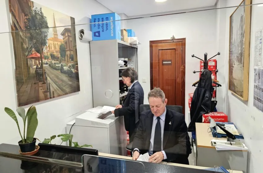  La Junta de Gobierno Local aprueba las bases para cubrir tres plazas de conserje y una de ayudante de limpieza viaria