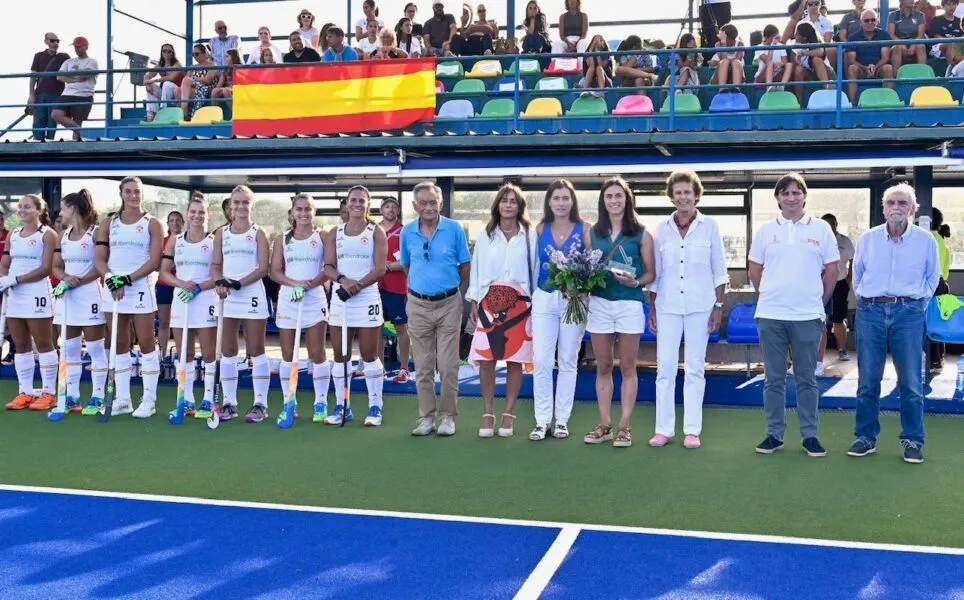 Noticias de Cantabria | El Cántabro | El Ayuntamiento rinde homenaje a la jugadora santanderina de hockey Beatriz Pérez