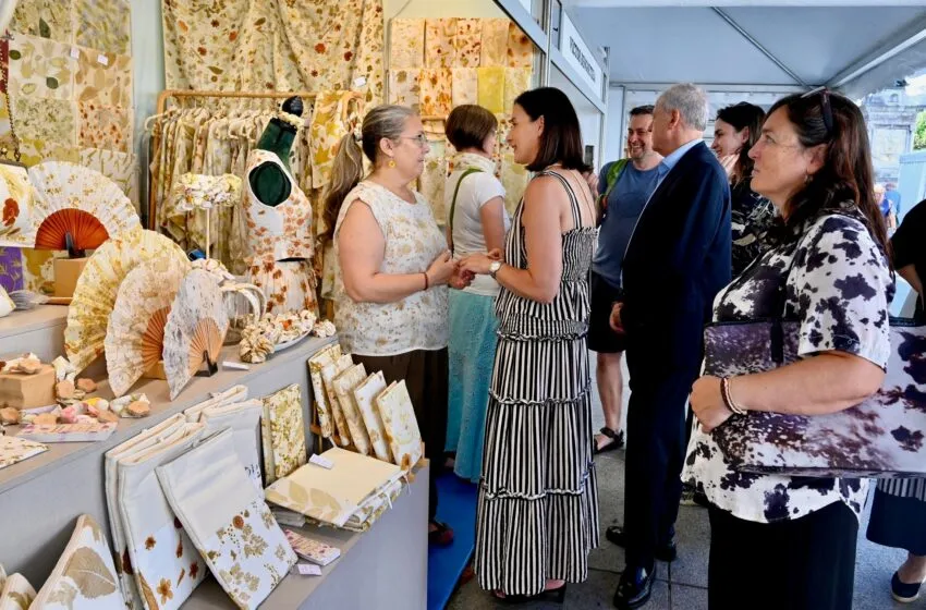  Santander inaugura la XVI Feria de Artesanía, que reúne en la Plaza Porticada 33 puestos