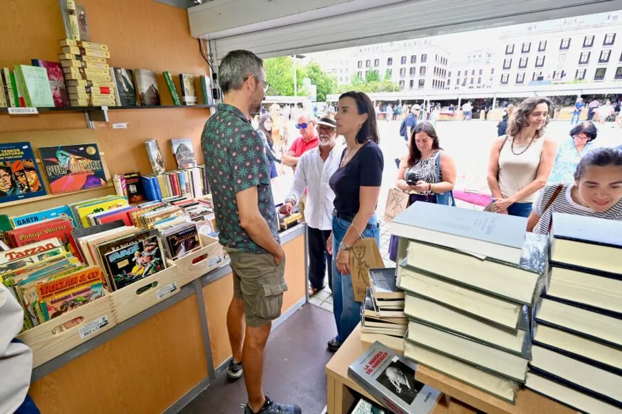 Noticias de Cantabria | El Cántabro | La Feria del Libro Viejo abre sus puertas con la edición más amplia de su historia
