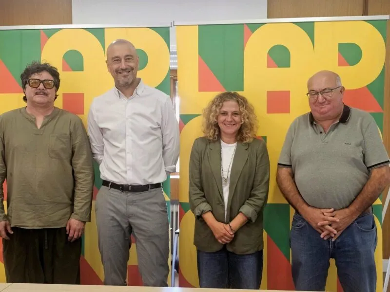Noticias de Cantabria | El Cántabro | La Gala Floral contará este año con ‘Transmítelo’, una carroza realizada en Torrelavega que recupera la presencia local después de 25 años