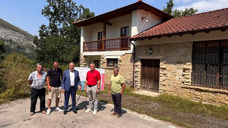 El consejero, durante la inauguración del edificio público (Foto: Oficina de Comunicación)