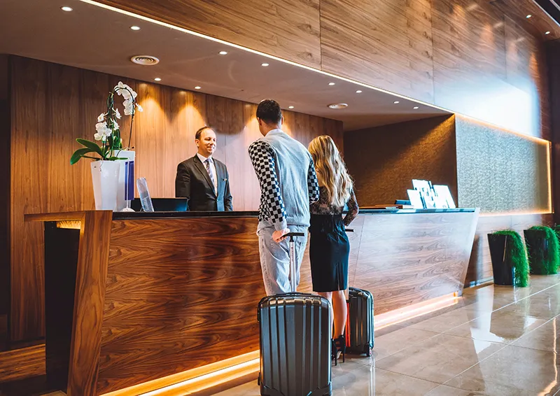 La hora de entrada, la hora de salida, los cargos por early check-in o late check-out y la información que debe facilitar el establecimiento son aspectos que conviene conocer antes de reservar (Foto: Oficina de Comunicación)