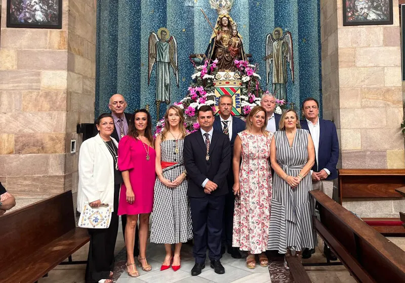  El Gobierno cántabro se suma en la iglesia de la Virgen Grande a la festividad de la patrona de Torrelavega