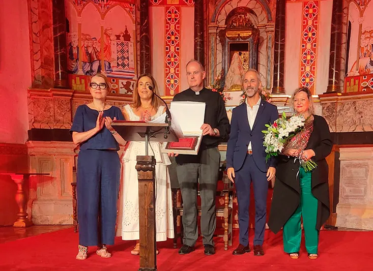 El consejero de Educación en los actos del Festival del Medievo celebrado en la iglesia de Santa María de Cudeyo. (Foto: Oficina de Comunicación)