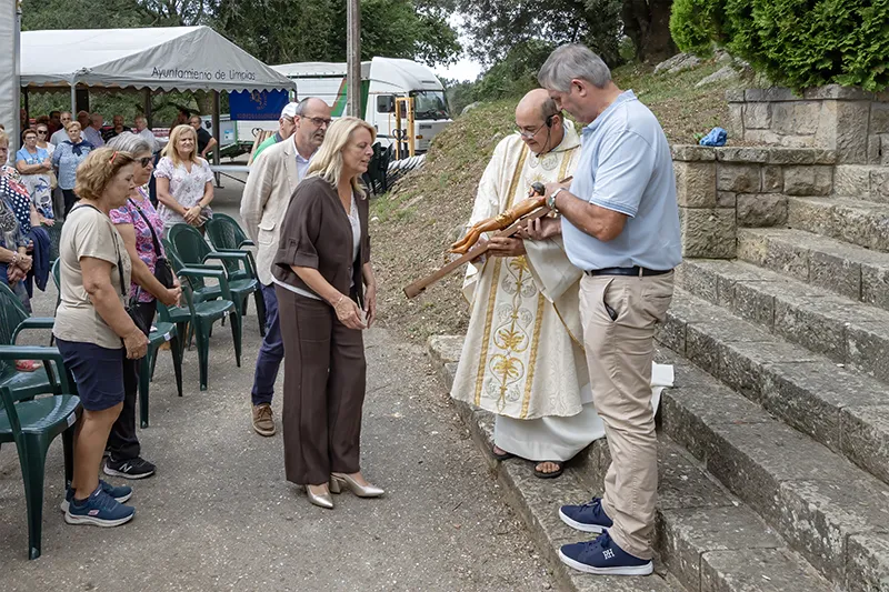 La consejera, María Jesús Susinos, durante la celebración de la misa (FOTO: José Cavia)