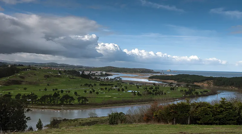 El terreno cedido para el nuevo centro de salud está ubicado en el entorno de Boo de Piélagos (Foto: José Cavia)