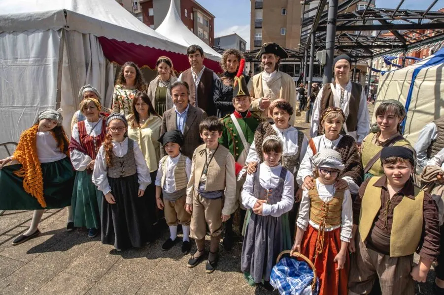 Noticias de Cantabria | El Cántabro | Camargo abre la inscripción en el taller de costura gratuito para recrear el vestuario de mayo de 1808