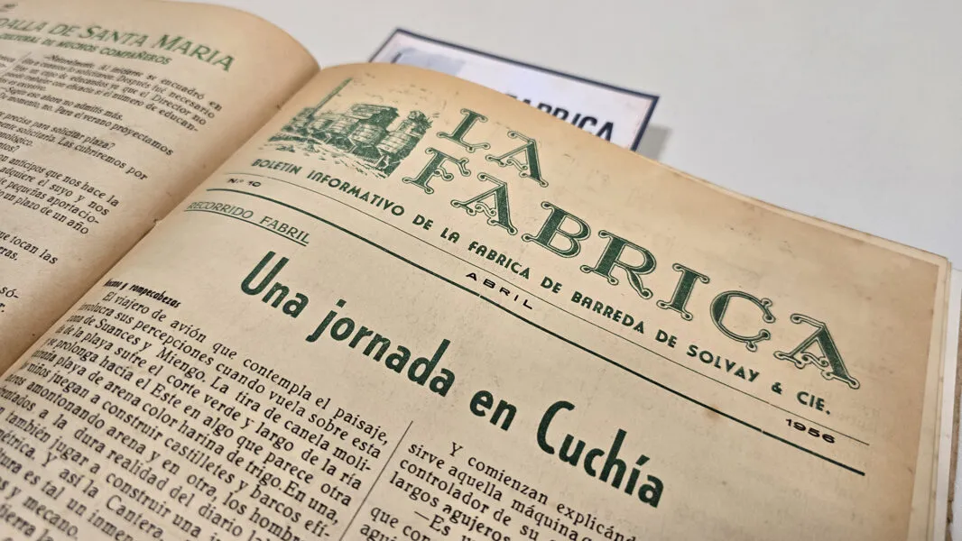 Noticias de Cantabria | El Cántabro | La Biblioteca de la Universidad de Cantabria recupera la memoria de trabajadores de Solvay a partir de 20 años de la revista La Fábrica