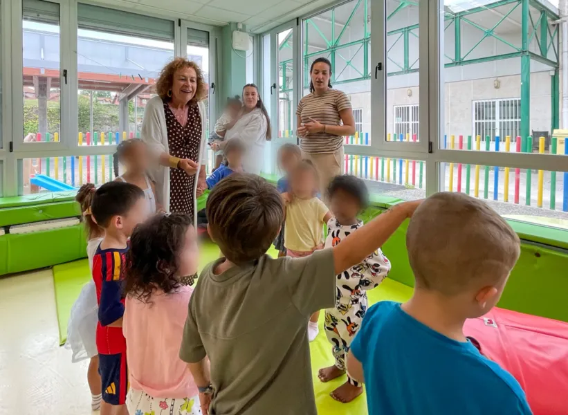 Noticias de Cantabria | El Cántabro | El Ayuntamiento de Comillas refuerza su apoyo al CEIP Jesús Cancio con la entrega de agendas y nuevas medidas de conciliación