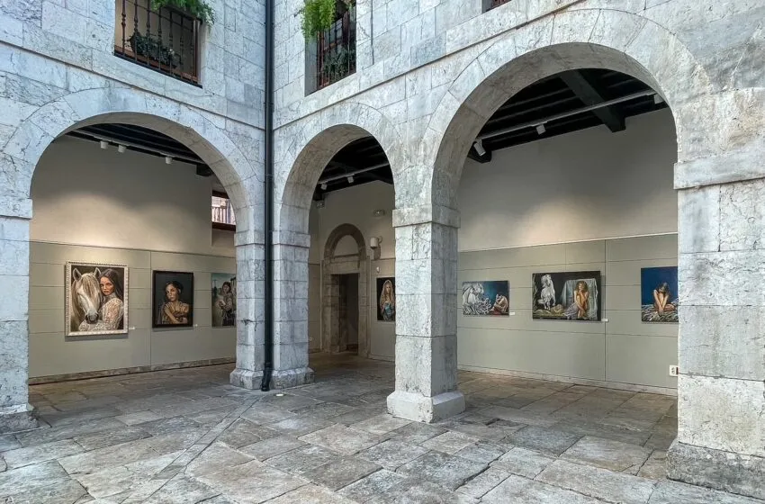 Noticias de Cantabria | El Cántabro | El Espolón acoge tres nuevas exposiciones para pasear por la naturaleza, el realismo y la memoria histórica 