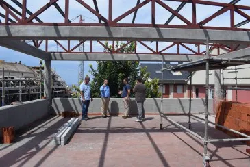  El Ayuntamiento pone en marcha la reforma integral de la oficina municipal de Liencres para dotar a los vecinos de una nueva sala polivalente de más de 100 metros cuadrados con vistas al mar