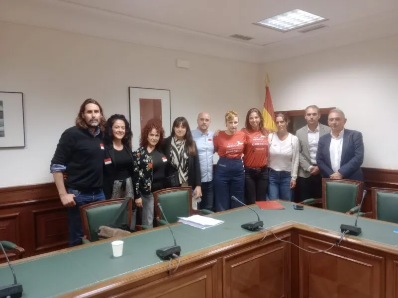 Noticias de Cantabria | El Cántabro | Los afectados de Hermanos Calderón llevan al Congreso una propuesta para proteger los alquileres asequibles