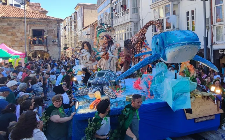 Noticias de Cantabria | El Cántabro | “Un mundo de conciencia” gana el Concurso de Carrozas de San Mateo 2026