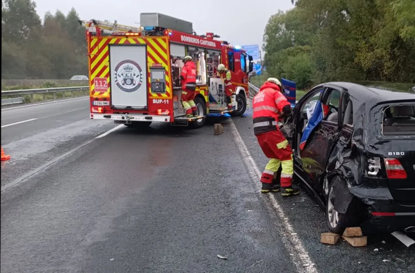 Noticias de Cantabria | El Cántabro | Herido un conductor tras ser alcanzado por un camión cuando estaba averiado en la A-8 en Hazas de Cesto