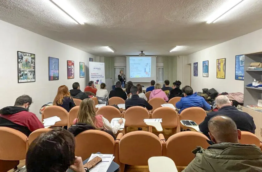  Polanco abre un aula permanente para aprender a usar la inteligencia artificial en la vida diaria