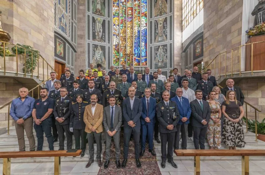 Noticias de Cantabria | El Cántabro | Torrelavega reconoce la labor y el compromiso de la Policía Local en la festividad de San Miguel Arcángel