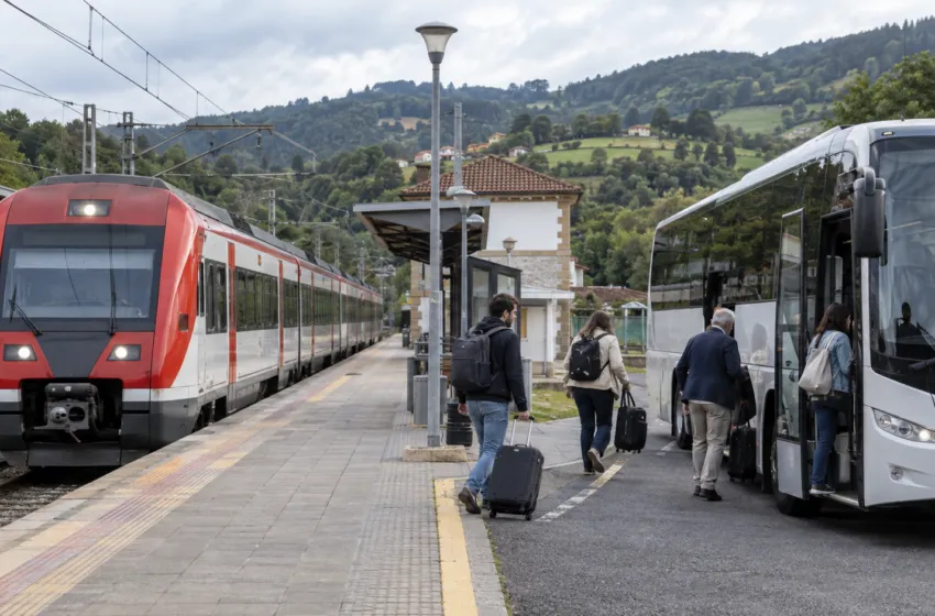 Noticias de Cantabria | El Cántabro | Renfe sustituirá por autobuses varios trenes entre Puente San Miguel y Cabezón por obras
