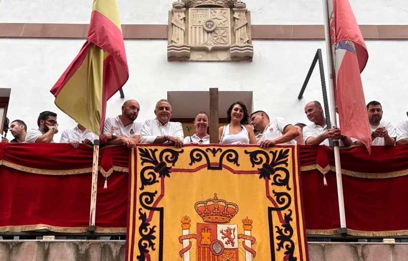 El consejero de Fomento, Roberto Media, durante el chupinazo de las fiestas (FOTO: Oficina de Comunicación)