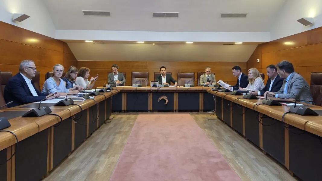 Noticias de Cantabria | El Cántabro | El Parlamento acuerda ocho comparecencias para abordar la reforma de la Ley de Derechos y Servicios Sociales