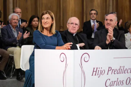 Noticias de Cantabria | El Cántabro | Buruaga entrega la distinción de Hijo Predilecto de Cantabria al cardenal Carlos Osoro, "brillante arquitecto del patrimonio moral y humano de Cantabria" Noticias de Cantabria | El Cántabro | Buruaga entrega la distinción de Hijo Predilecto de Cantabria al cardenal Carlos Osoro, "brillante arquitecto del patrimonio moral y humano de Cantabria"