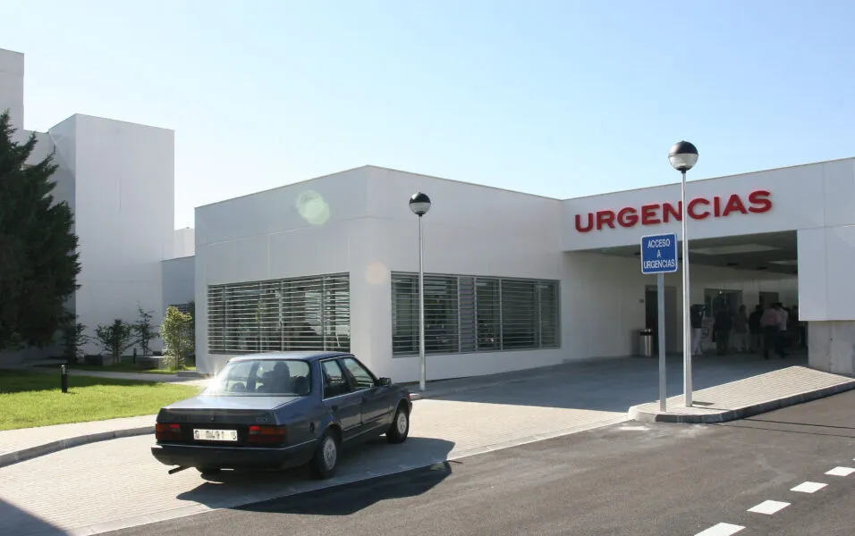 Imagen de archivo de la entrada a Urgencias del Hospital de Laredo (Foto: Gobierno de Cantabria)