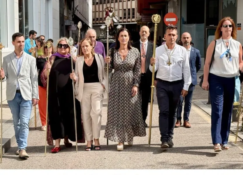 Noticias de Cantabria | El Cántabro | Urrutia acompaña a los vecinos en los actos en honor a San Miguel, patrón del barrio Castilla-Hermida de Santander