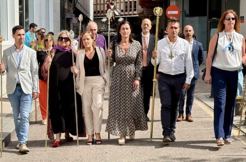  Urrutia acompaña a los vecinos en los actos en honor a San Miguel, patrón del barrio Castilla-Hermida de Santander
