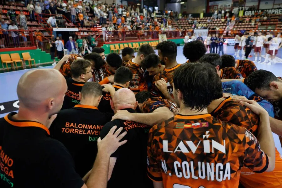 Noticias de Cantabria | El Cántabro | El Bathco BM Torrelavega lanza su abono para los tres partidos europeos del Vicente Trueba