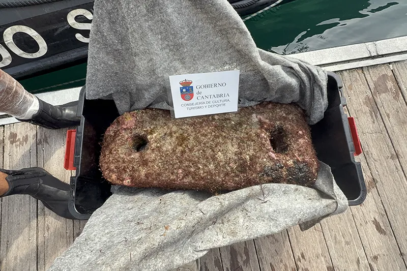 La ancla fue localizada por un club de buceo Ok Drive de Castro Urdiales. (Foto: Raúl Lucio)