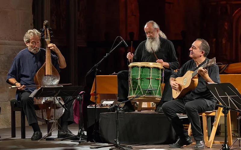 Jordi Savall y el grupo Hespèrion XXI. (Foto: Gobierno de Cantabria)