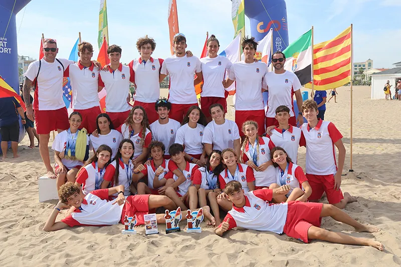 Foto de grupo de los participantes en Campeonato celebrado el Valencia (FOTO: Federación de Salvamento y Socorrismo)