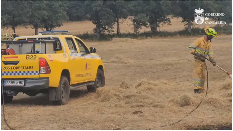 Noticias de Cantabria | El Cántabro | El Gobierno de Cantabria moviliza medios terrestres y aéreos para extinguir un incendio forestal en Valderredible