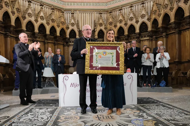 Buruaga entrega el título de Hijo Predilecto a Carlos Osoro en el Seminario Mayor de Comillas (Foto: Raúl Lucio)