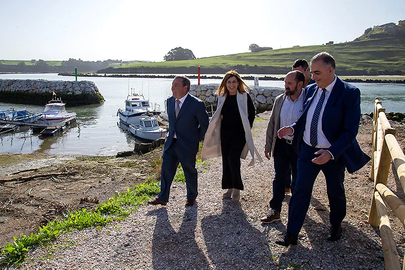 La presidenta Buruaga visitó junto al consejero de Fomento los trabajos ejecutados tras la primera fase del proyecto. (Foto: Miguel López)