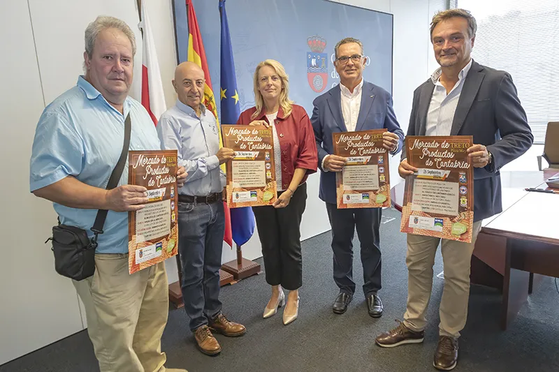 La consejera de Desarrollo Rural, María Jesús Susinos, acompañada del alcalde de Bárcena de Cicero, Gumersindo Ranero; el concejal de Festejos, Emilio Írias; el director general de Pesca, Paulino San Emeterio y el director de la ODECA, Juan Luis Centeno (FOTO: Emma Portillo)