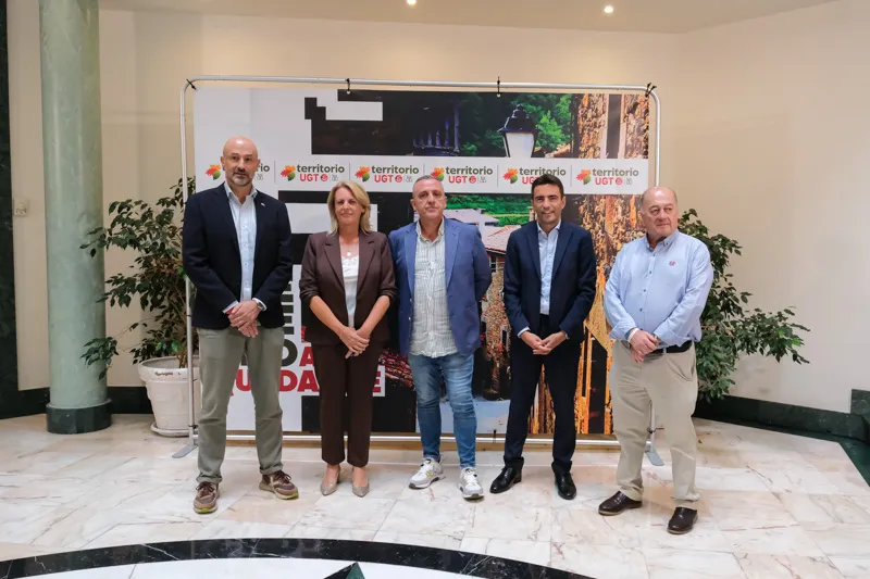 De izquierda a derecha: Óscar Villegas, María Jesús Susinos, Mariano Carmona, Pedro Casares y Ángel Sainz. (Foto: Raúl Lucio).