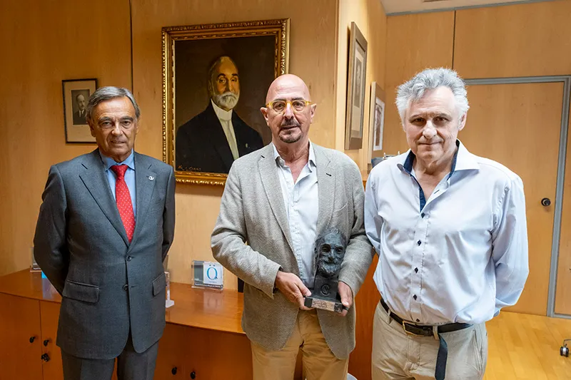  El busto del Marqués de Valdecilla, una escultura de José Cobo, que marida arte con ciencia, innovación y humanidad para celebrar el II Premio Nacional de Medicina