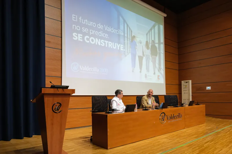 César Pascual y Félix Rubial durante la presentación esta mañana del plan de trabaajo para elaborar la 'Estrategia 2030', un proceso participativo que definirá sus prioridades para los próximos años (Foto: Raúl Lucio)