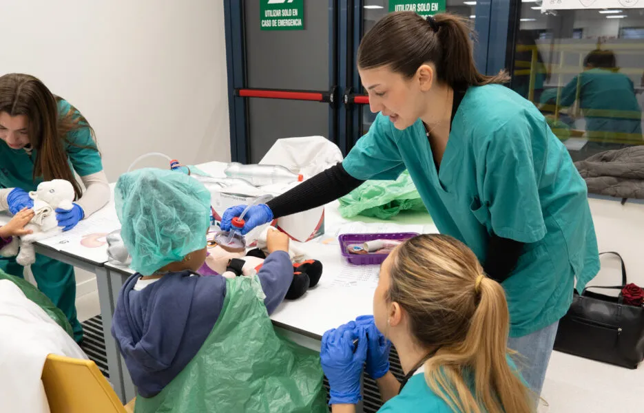 Noticias de Cantabria | El Cántabro | Más de mil niños pasan por el Hospital de ositos